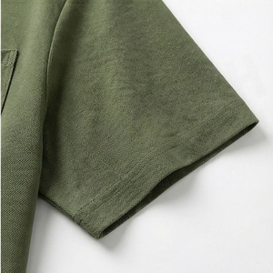 Vente en gros de polos pour hommes sur mesure avec logo imprimé, nouveau design, couleur unie, tissu tricoté, fabriqué au Pakistan - Product Image 6