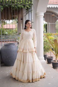 Ensemble haut peplum et lehenga en coton Cora pour femme, avec travail en dentelle Gota Patti, jupe évasée à volants de 12 mètres, tenue traditionnelle festive pour mariage - Product Image 3