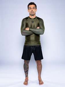 Vente en gros de rashguards MMA BJJ personnalisés, design élégant, compression pour hommes, manches longues, spandex/polyester UPF50+ - Product Image 1