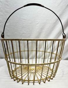 Rustic Farm <b>Egg</b> Collector Basket, Metal Wire <b>Storage</b> for Fresh Chicken <b>Eggs</b> - Product Image 3