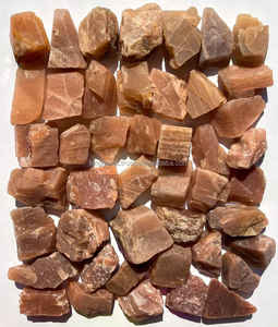 Meilleure vente de cristal naturel or rose pierre de lune pierre de soleil pierre brute en gros sculptée pierre de guérison Reiki amour brut dégringolé - Product Image 1