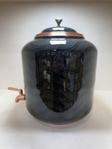 Dispensador de Agua de Cobre Puro Hecho a Mano de Primera Calidad con Grifo, Acabado Negro Antiguo Vintage, Almacenamiento de Agua de 11L de Gran Capacidad, Matka - Product Image 4