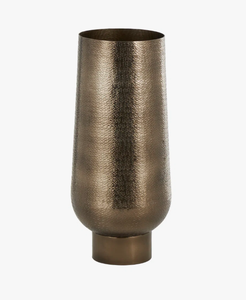 Vase décoratif géométrique en aluminium texturé avec base surélevée pour centre de table - Product Image 2
