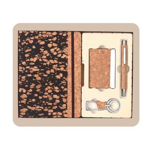Ensemble Cadeau de Bureau en Cuir PU Personnalisé de Qualité Supérieure pour Thanksgiving, avec Journal et Bouteille à Impression en Relief - Product Image 5