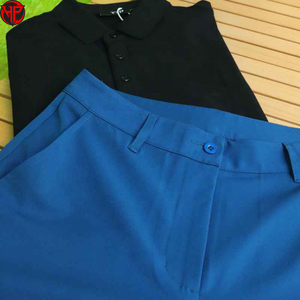 Shorts de golf décontractés pour hommes OEM, légers, en spandex performant, à séchage rapide et avec poches décoratives, pour la gym et le sport - Product Image 4