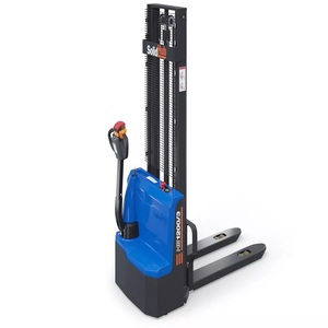 Apilador eléctrico de alta eficiencia para paletas, diseñado para operaciones de almacenamiento en almacenes, con gran potencia de elevación y movimiento suave. - Product Image 4