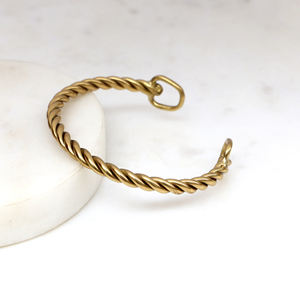 Bracelet manchette torsadé en laiton fait main - Style vintage minimaliste ouvert - Bijou empilable doré rustique bohème - Product Image 3