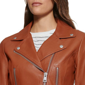Chaqueta de motociclista de cuero genuino para mujer, color marrón claro, con cremallera, cuello vuelto, manga larga - Product Image 6