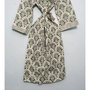 Kimono de algodón hecho a mano con estampado floral, ropa de dormir de verano, estampado en bloques, largo hasta el suelo, bata de dama de honor, pareo de playa, kimono informal. - Product Image 5