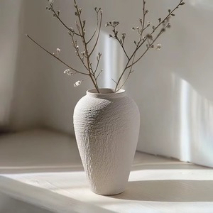 Ensemble de 3 vases en céramique au design minimaliste pour la décoration intérieure moderne, fabriqués de manière incroyable par HRCRAFTVERSE - Product Image 2