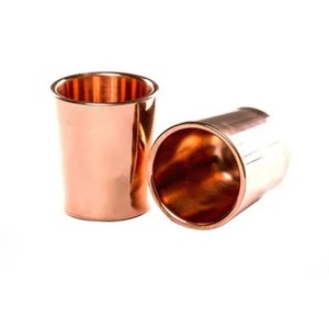 Gobelet en cuivre design, texture moderne, verre à boire pour la maison, les repas, les voyages et les cadeaux - Product Image 2