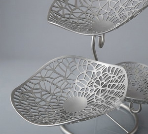 Ensemble de paniers à fruits modernes en métal avec motif géométrique, design empilable pour un rangement et une présentation élégants - Product Image 2