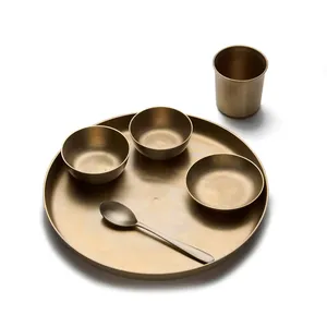 Juego de platos de latón clásico Royal para comer comida india, platos, cuencos, cuchara, vaso, juego de vajilla tradicional para cocina, reutilizable - Product Image 1