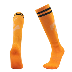 Chaussettes de football montantes orange avec rayures noires, en jacquard tricoté, respirantes, pour adultes, pour le sport d'été - Product Image 1