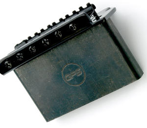 Pont de Tremolo pour Guitare Électrique Noir D46BB Fabriqué en Corée – Pièce et Accessoire pour Instruments à Cordes - Product Image 2