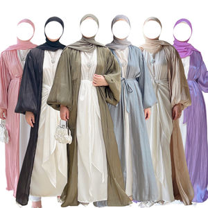 Abaya longue et élégante pour femme Loriya, à ouverture frontale, avec maille brillante en polyester, manches classiques, couleur unie, coupe islamique en A. - Product Image 1