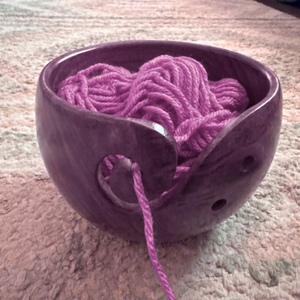 Bol à fil en bois en gros pour le tricot et le crochet, fabriqué en bois durable avec une fente à découpe lisse et une qualité professionnelle - Product Image 1