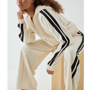 ชุดออกกำลังกายผู้หญิงแบบสวมใส่สบาย 2 ชิ้น ผ้าฝ้ายเฟรนช์เทอร์รี่ทรงหลวม แต่งแถบข้างตัดสี ระบายอากาศได้ดี น้ำหนักเบา เหมาะสำหรับออกกำลังกายที่ยิม - Product Image 2