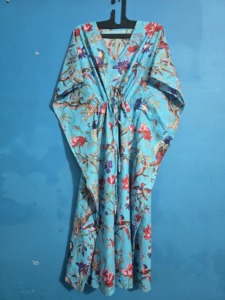 Robe Kaftan Inde 100% Coton Écologique ODM pour Femme, Taille Unique, Imprimé Oiseaux Verts, Douce et Ample, Été, Fermeture Élastique à la Taille - Product Image 2