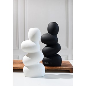 Vase à plantes en céramique en forme de visage abstrait, vente en gros |   Décoration d'intérieur sculpturale moderne - Product Image 2