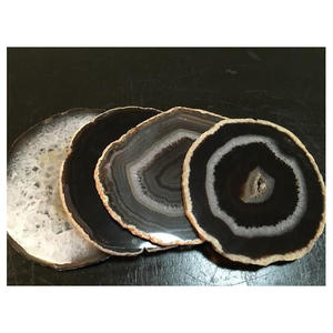 Ensemble de sous-verres en agate naturelle de style géode de luxe avec bordure dorée, plateau réutilisable pour bar et table basse - Product Image 5