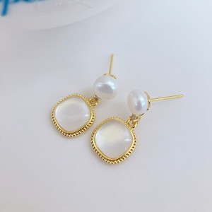ต่างหูมุกน้ำจืดสไตล์ฝรั่งเศสย้อนยุค ดีไซน์สวยหรู ใช้งานได้หลากหลาย แฟชั่นใหม่สำหรับผู้หญิง - Product Image 3