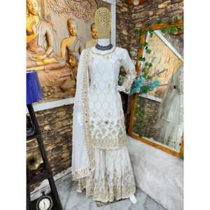 Ensemble de vêtements de soirée pour femmes, haut avec palazzo et dupatta, orné de vrais travaux de miroir - Product Image 2