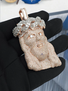 Pendentif de luxe plaqué or rose et argent, motif visage de Jésus, entièrement serti de moissanite VVS, bijoux de fête hip-hop - Product Image 3
