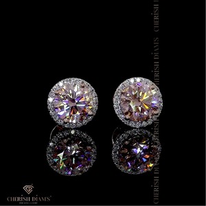 Pendientes de Diamantes con Halo de Color Fantasía, Corte Redondo en Oro Rosa de 18K, Pendientes de Diamantes Finos para Mujer - Product Image 4