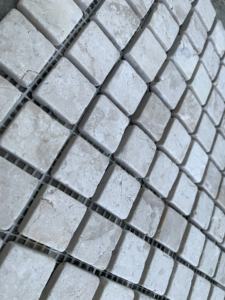 กระเบื้องโมเสคหินอ่อนสีครีมทรงสี่เหลี่ยมเล็ก - Product Image 4