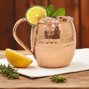 Mug en cuivre pur, nouveau design, finition martelée, mug Moscow Mule en cuivre avec poignée dorée - Product Image 6