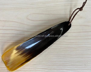 Chausse-pied en corne de bœuf 100% naturel, finition de qualité supérieure par MUAWIYAH HANDICRAFT - Product Image 1