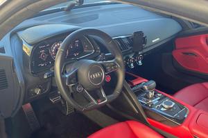 รถยนต์<span class=keywords><strong>มือสอง</strong></span>ที่เชื่อถือได้ ปี 2018 <span class=keywords><strong>Audi</strong></span> <span class=keywords><strong>R8</strong></span> V10 Coupe RWS 532 แรงม้า V10 - Product Image 2