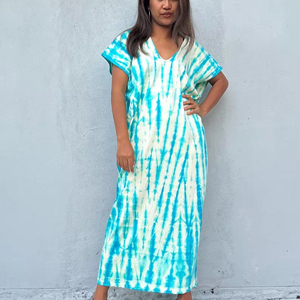 Vestido Kaftan Marroquí Alisa Blanco con Estampado Tie Dye, Ropa de Salón para Mujer, Vestido Camiseta con Cuello en V y Bolsillos - Product Image 1