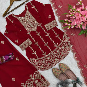 Ensemble Sharara en Georgette Heavy Fox avec broderies et sequins sur le devant et le dos, entièrement cousu, idéal pour les fêtes et occasions spéciales pour femmes - Product Image 1