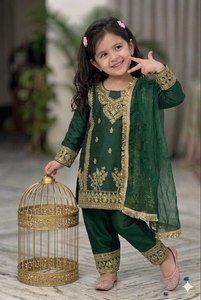 Ensemble de costume palazzo en soie pour filles, design enfantin |   Tenue de fête richement brodée avec dupatta - Product Image 4