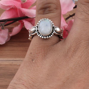 แหวนแต่งงานพลอยธรรมชาติสีรุ้ง เงินแท้ 925 ประดับเทอร์ควอยซ์ ดีไซน์คลาสสิก วงแหวนนิรันดร์ สำหรับผู้หญิง เครื่องประดับคุณภาพสูง ขายส่ง สินค้าใหม่ - Product Image 1