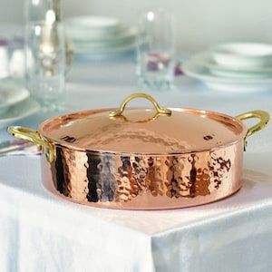 Casserole en cuivre authentique faite à la main avec couvercle et poignées en laiton, ustensile de cuisine traditionnel pour la maison et la restauration - Product Image 3