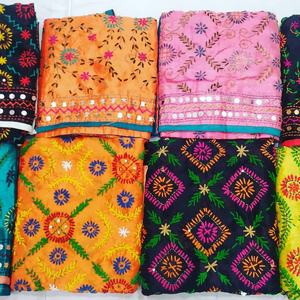 Dupatta brodée de fleurs Phulkari colorées pour femmes, vêtements bohèmes décontractés, écharpe pour l'été et l'automne - Product Image 4