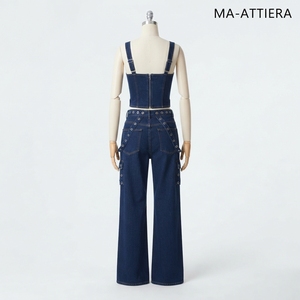 Ensemble deux pièces streetwear tendance pour femme : bustier en jean et jean cargo large avec détails œillet et bretelles - Product Image 4