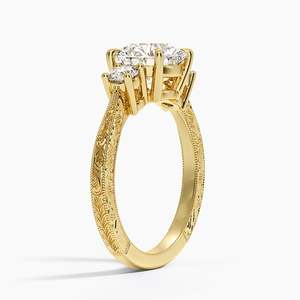 Bague de fiançailles vintage à trois pierres en diamant taille ronde avec bande gravée en milgrain, or massif 10K, certifiée IGI - Product Image 2