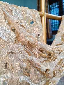 Tissu en dentelle de luxe perlé et brodé à la main avec sequins, en voile de maille, pour robe de mariée ou de soirée - Product Image 2