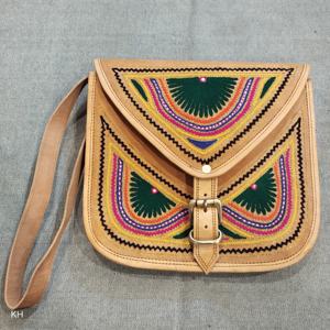 Bolsos de cuero bordados a mano, bolsos de cuero con bordados indios, bolsos de cuero antiguos con bordados. - Product Image 2