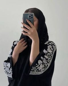 อาบายะห์ปักมือสุดหรูสำหรับผู้หญิง แขนยาว เหมาะสำหรับใส่ในวันอีด - Product Image 1