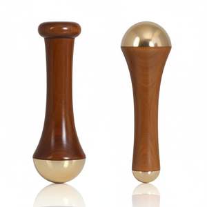 Masseur Kansa Wand 14 cm, Kansya Vati ayurvédique à double tête (4,5 cm et 2 cm), manche en bois de teck, pour le corps, les pieds, le visage et le cou - Product Image 4