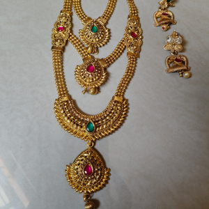 LUCENTARTS JEWELLERY Venta al por Mayor India 2024 Última Moda Étnica Hecha a Mano Ajustable Chapado en Oro Aleación Gargantilla Aniversario - Product Image 1