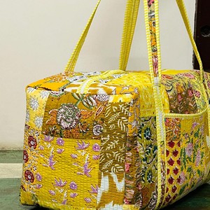 Customised Handmade Floral Print Duffel <b>Bag</b> Blue Pink Cotton Quilted Weekender Travel <b>Bag</b> Large Capacity Zipper Closure - Product Image 4