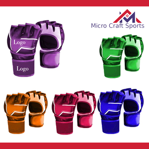Gants de boxe et de MMA professionnels en cuir PU avec logo personnalisé, fermeture réglable, antidérapants, sangle de poignet ajustable, fabriqués au Pakistan - Product Image 2