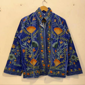 Veste d'hiver réversible en coton matelassé Kantha à imprimé floral numérique indien pour femmes et filles, écologique et respirante - Product Image 1