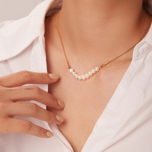 Collier simple de style rétro français pour femmes, chaîne en os haut de gamme, design tendance et polyvalent avec perle d'eau douce - Product Image 3